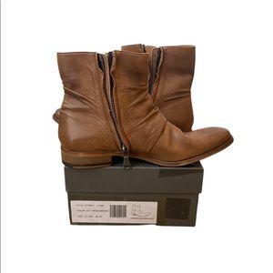 NWT- brand new never worn John Varvatos Morrison Sharpei boot